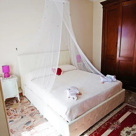 Romantica Evasione לינה וארוחת בוקר סוטרי